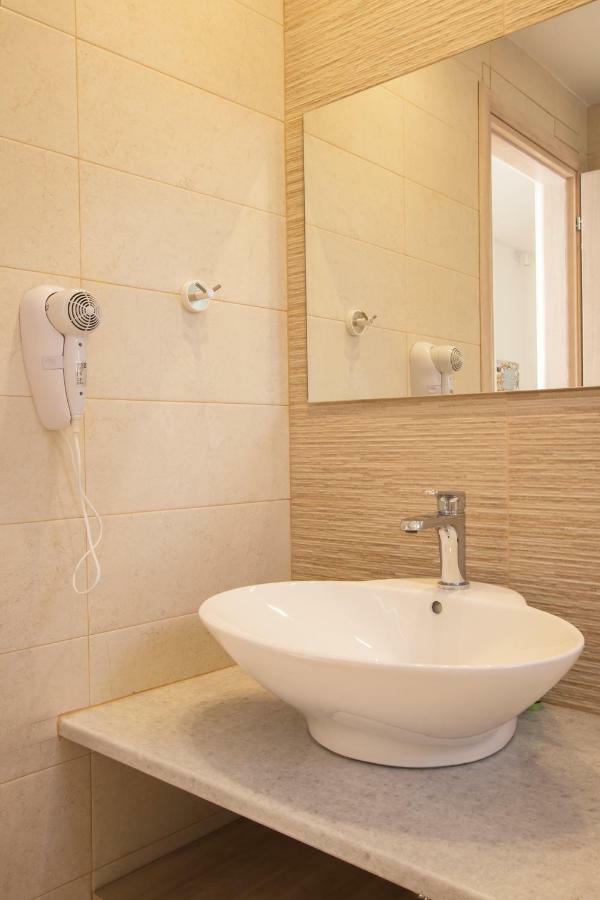 Porfyris Studios And Apartments Karpathos Extérieur photo